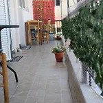 Emmy خانيا